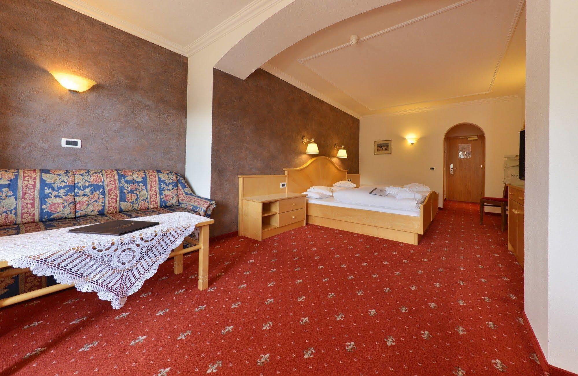 Hotel Diamant Сан-Кассіано Екстер'єр фото